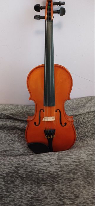 Скрипка від бренду STENTOR