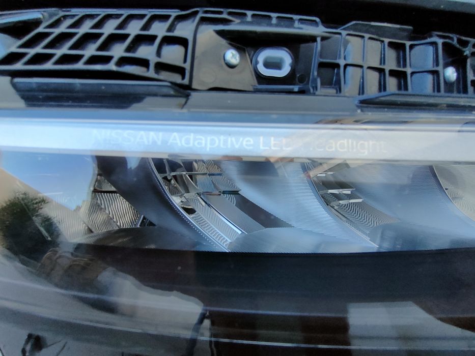 Nissan Qashqai III 3 J12 Farol / Ótica direita LED Adaptativo