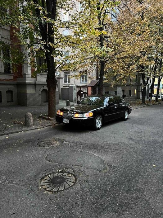 Lincoln Town Car 1999 VIN 1LNHM81W1XY691703 фото оголошення 5 з 14