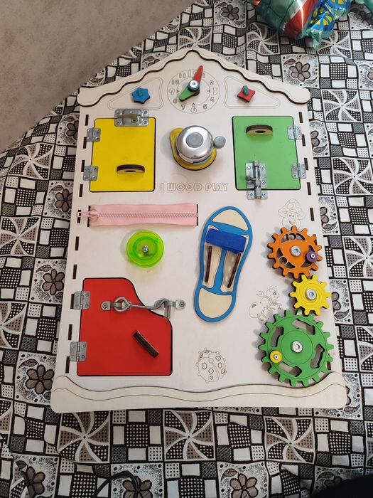 Продам развивающий bizybord