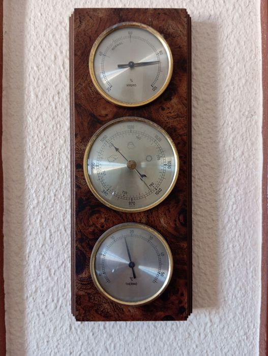 Vários objetos de decoração