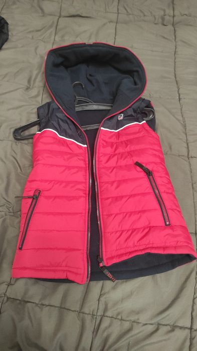 Безрукавки з капішоном