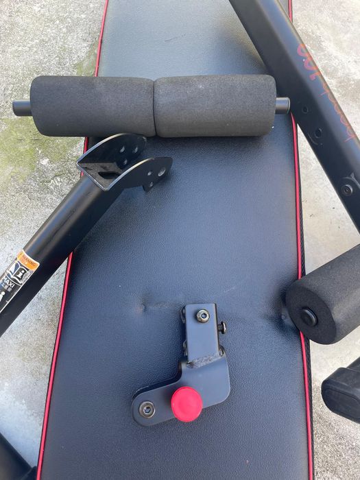 Banco de Musculação Domyos Bench 100 – Decathlon (c/ apoio de pernas)