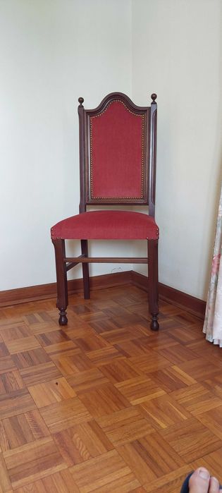 VENDO Conjunto: Cama+Mesas de cabeceira+Cómoda+Espelho+Cadeira+Estrado