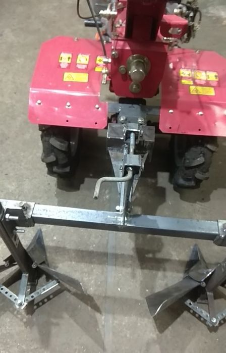 Окучник -сажалка до мотоблока