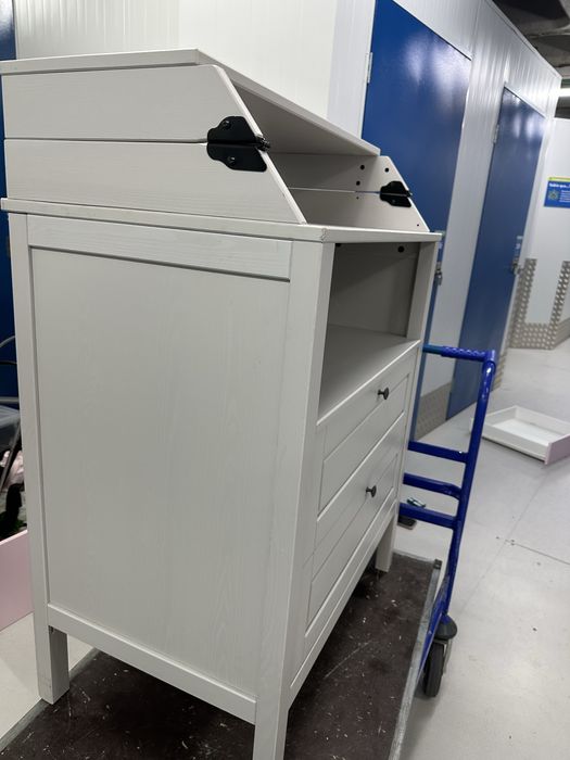 Muda Fraldas com comoda Ikea