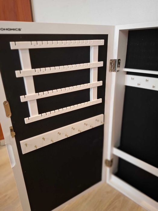 Szafka na biżuterię z lustrem ,wisząca,biała