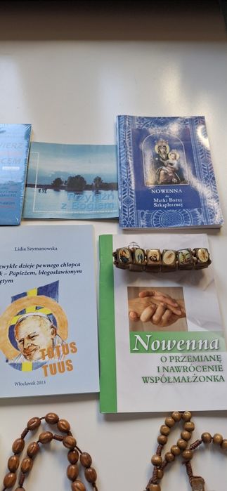 Dewocjonalia - modlitewniki, różańce, bransoleta