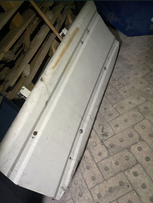 Спойлер міжосьовий Рено Преміум 420дхі Renault Premium 420dxi бокові н