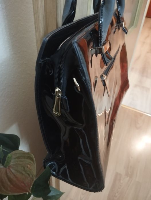 Okazja! Elegancka Lakierowane Torebka  Damska , Młodzieżowa.