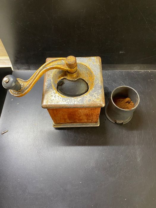 Кофемолка ручная времен ссср, кавомолка ручна