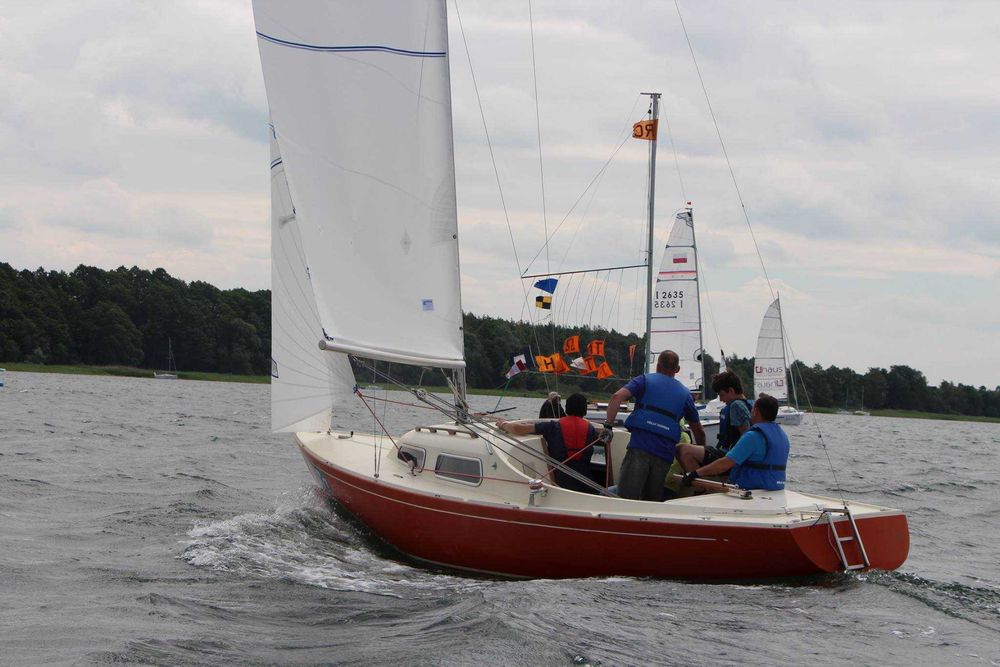 Jacht żaglowy H-boot z przyczepą portową