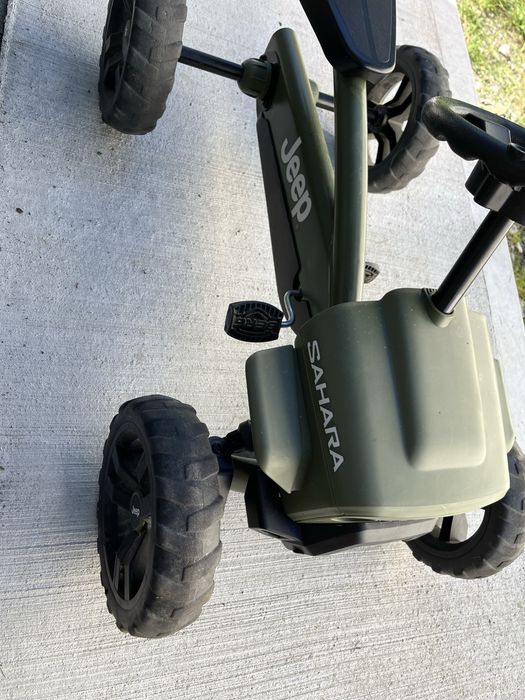 Jeep Wrangler gokart na pedaly Berg