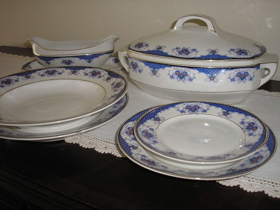 Serviço de jantar centenário de porcelana Coimbra (original 1920)