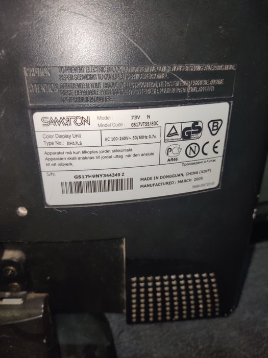 Working Samtron Monitor425906929182320641