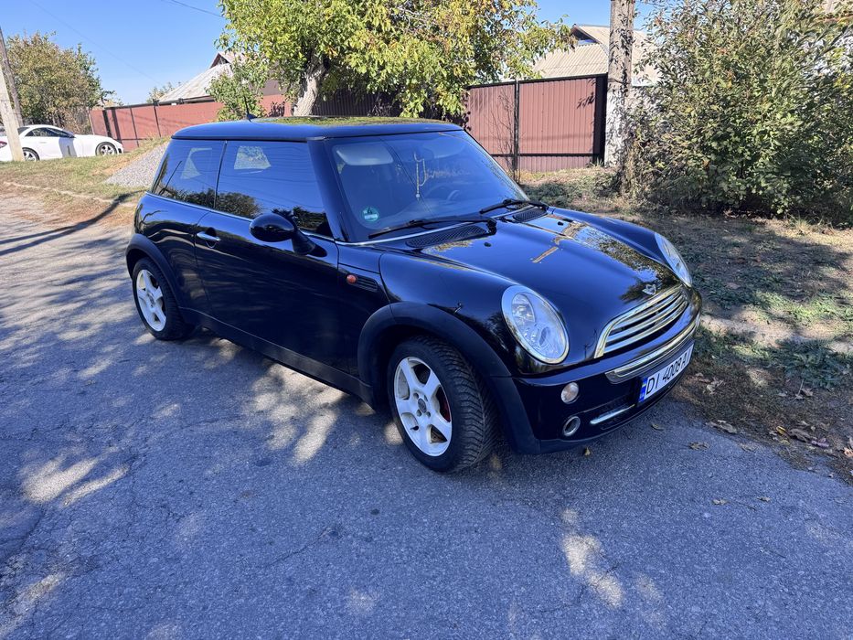 Mini Cooper.        .
