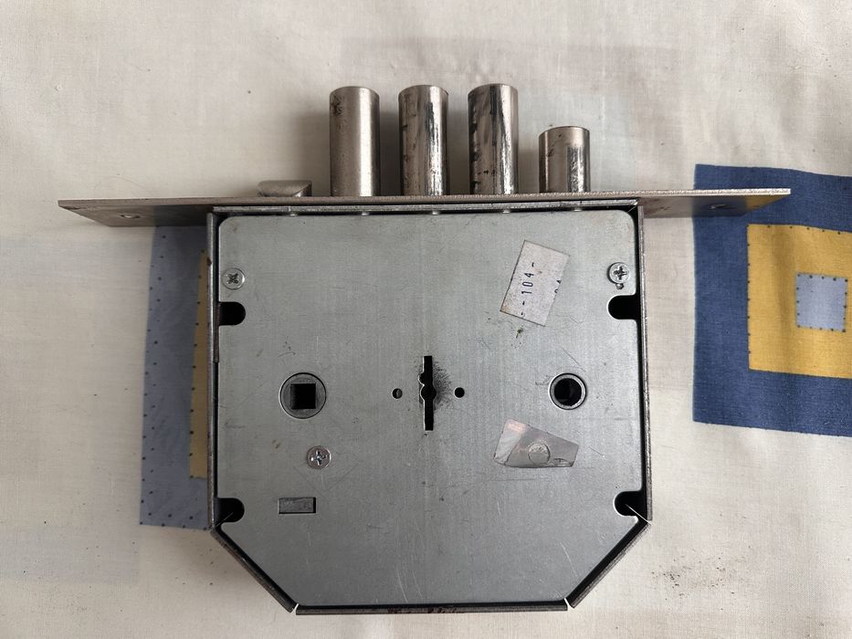 Замок Эльбор Б/У