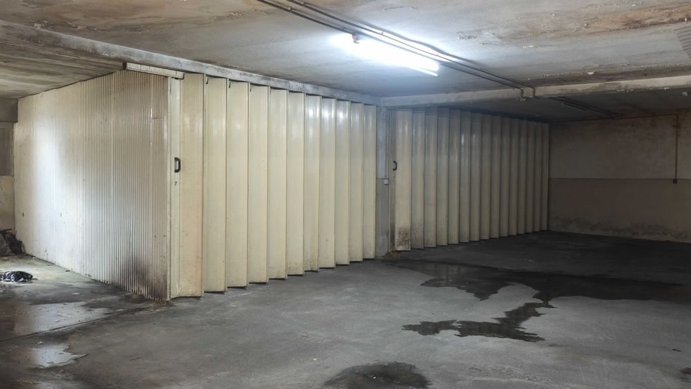 Garagem fechada 4 lugares