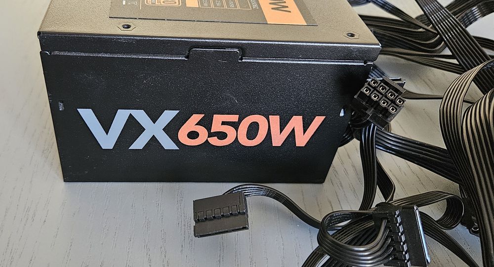 Fonte de alimentação NOX Urano VX 650W 80 Plus Bronze Edition