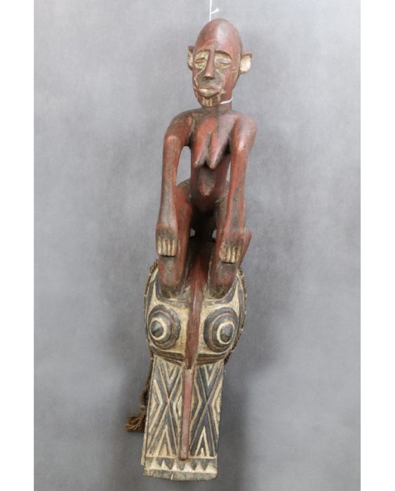 Kobieta z duchem buszu. Burunsi. Burkina Faso. XX wiek.