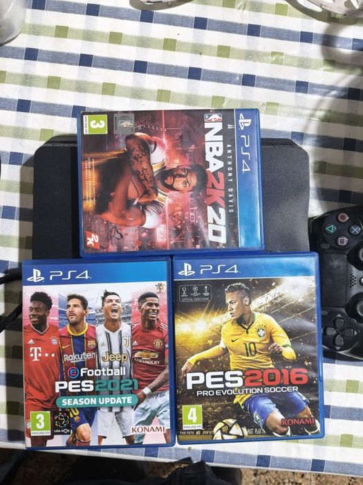PS4 1 TB para peças mais jogos sem comando