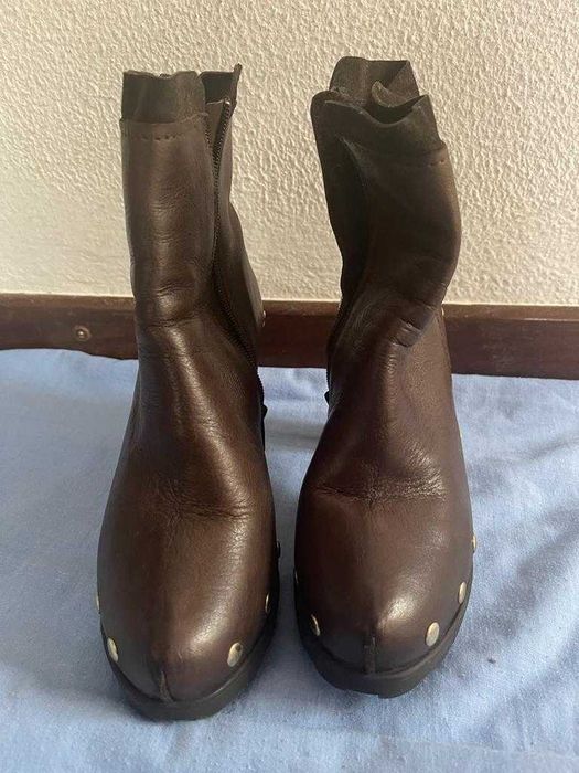 Botins Castanho Escuro Pele