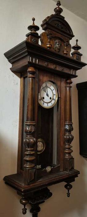 Zegar  wiszacy - sygnowany JB