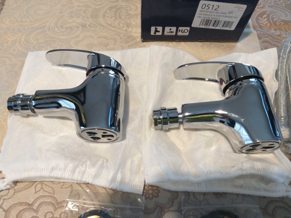 bateria bidetowa stojąca Sanitary Wares 0512 2 komplety