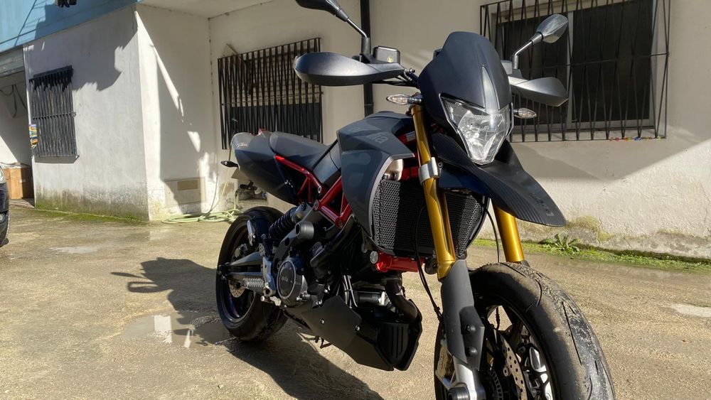 Aprilia Dorsoduro 900