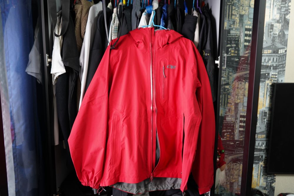 Весняна куртка на gore tex нова