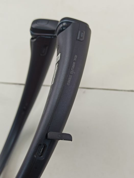 Наушники LG "HBS-F110"