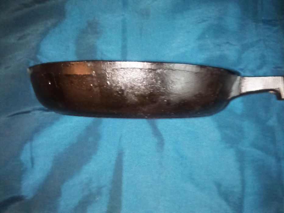 Чугунная сковорода 19,5см