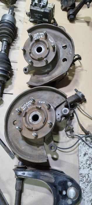 Цапфа поворотный кулак Ford Ranger 2.5 Mazda BT 98-11 Форд Ренжер