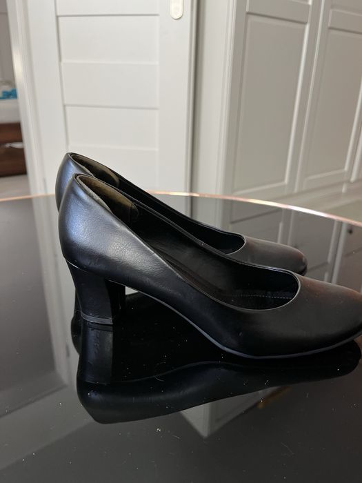 Buty na obcasie Deichmann