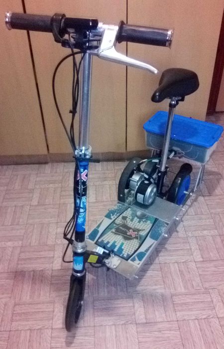 Электросамокат трёхколёсный