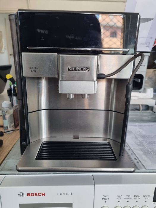 Ciśnieniowy ekspres do kawy Siemens EQ6 plus S700