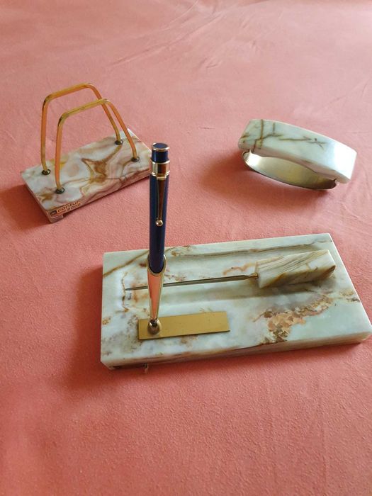 Przybory na biurko długopis