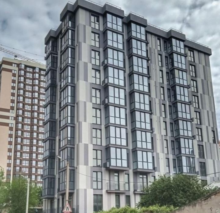 Продам 2-комнатную квартиру в новом газовом доме в центре Одессы