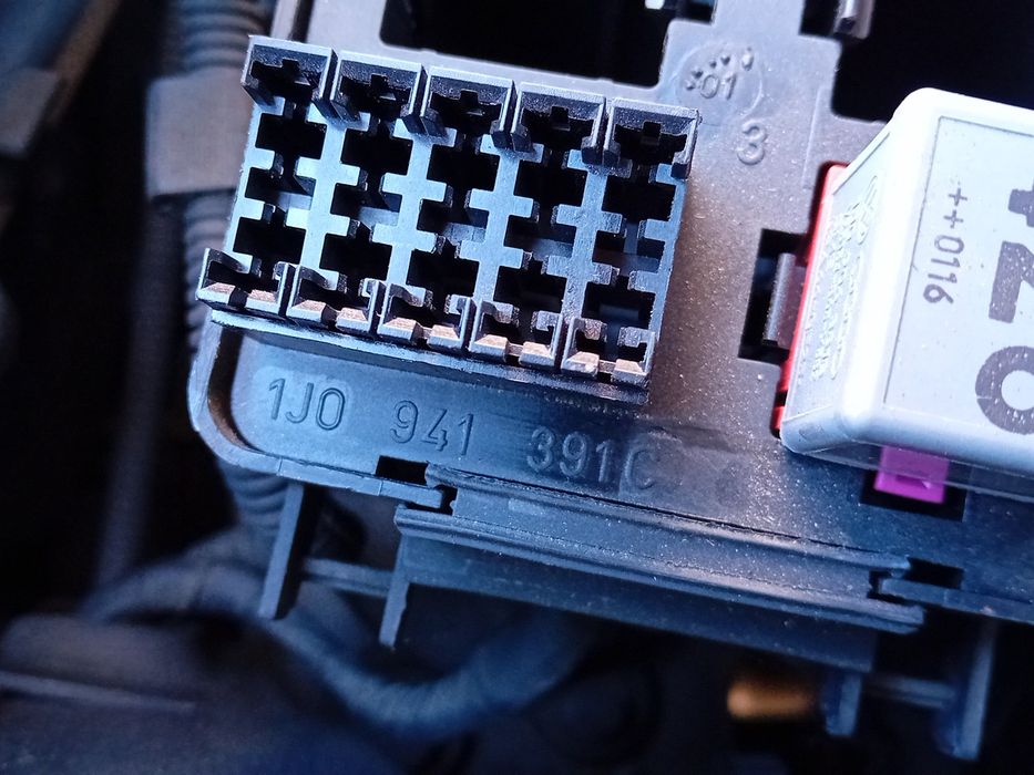 Caixa fusíveis / SAM / BSI AUDI TT (8N3)