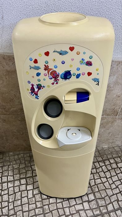 Dispensador de agua Ebac.