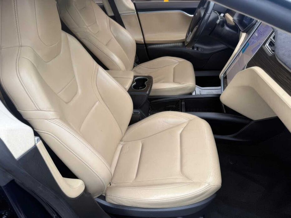 Tesla Model S      2018