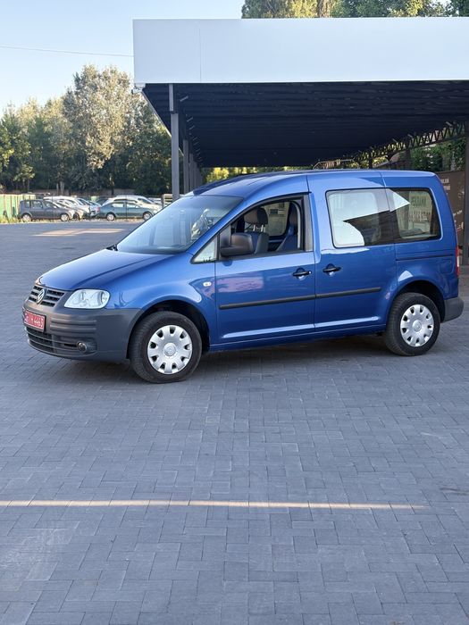Volkswagen Caddy 1.6mpi бензин