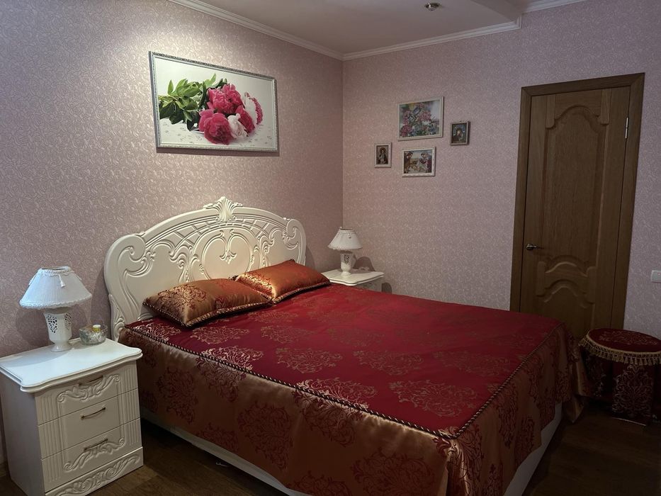 Продам двоповерховий будинок по вулиці Володимирскій