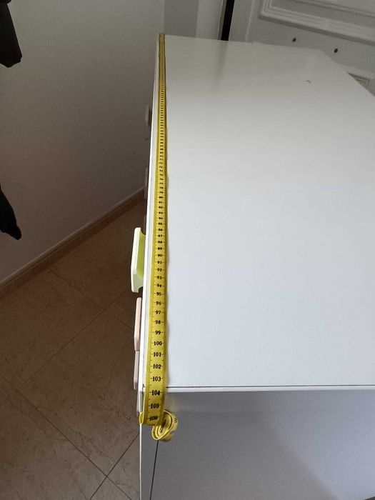 Cómoda de 4 gavetas 105x90x55cm