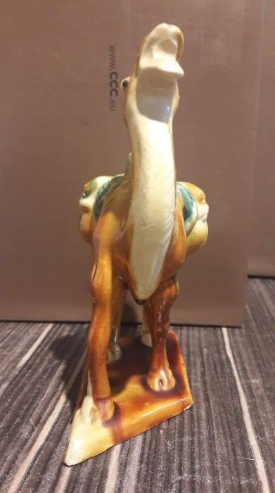 Chińska figurka wielbłąda