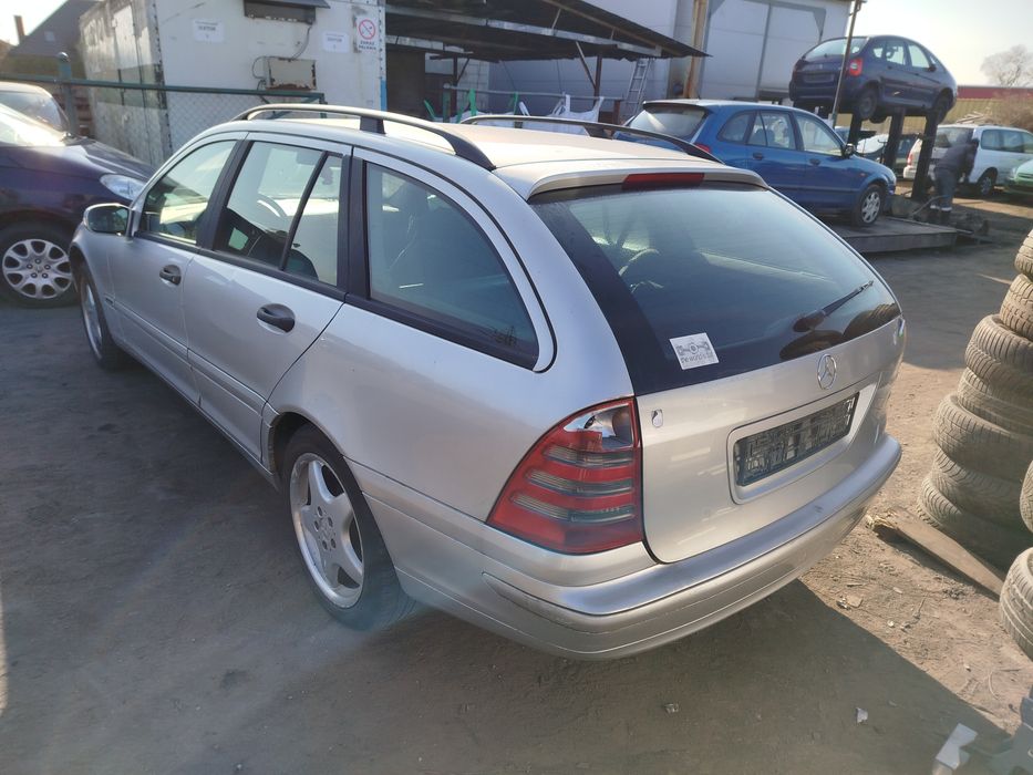 Mercedes W203 zderzak tył tylny 744 stan dobry wysyłka