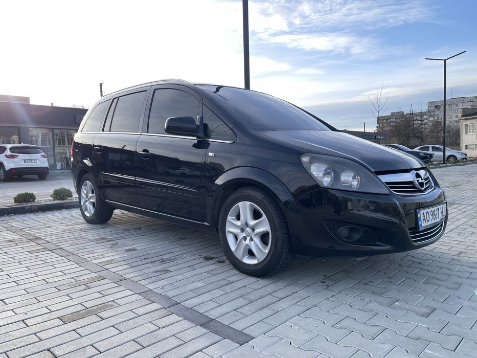 Продам Opel Zafira B 2011 року 1.7 дизель