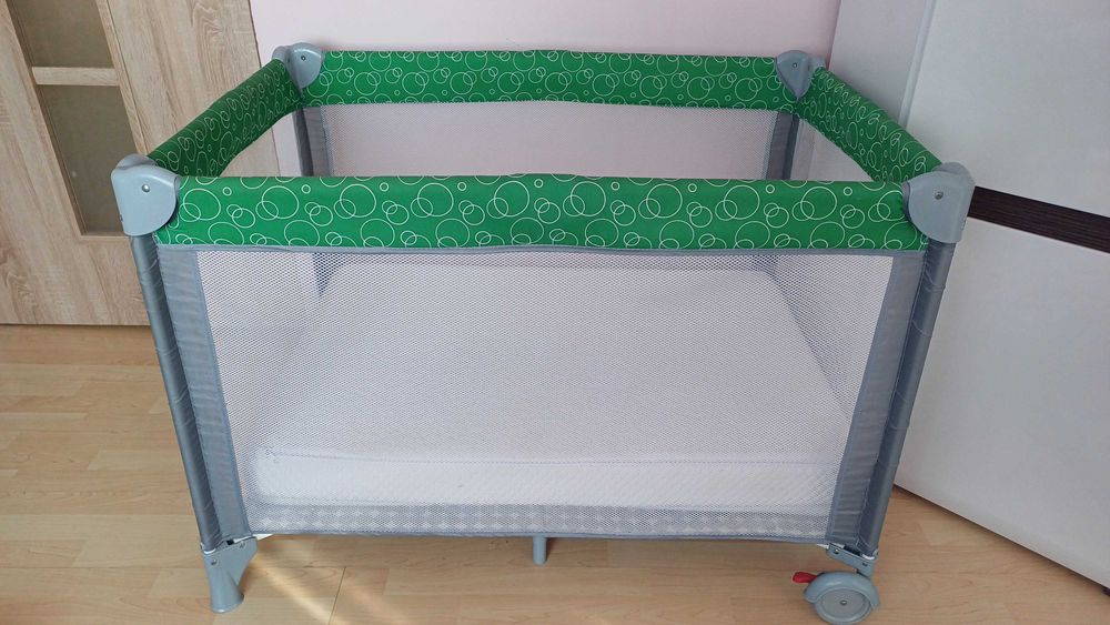 Łóżeczko turystyczne Kinderkraft plus materac PlantPur