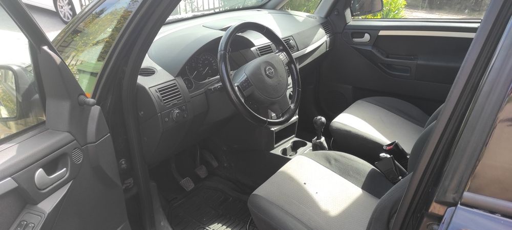 Opel Meriva A garażowany