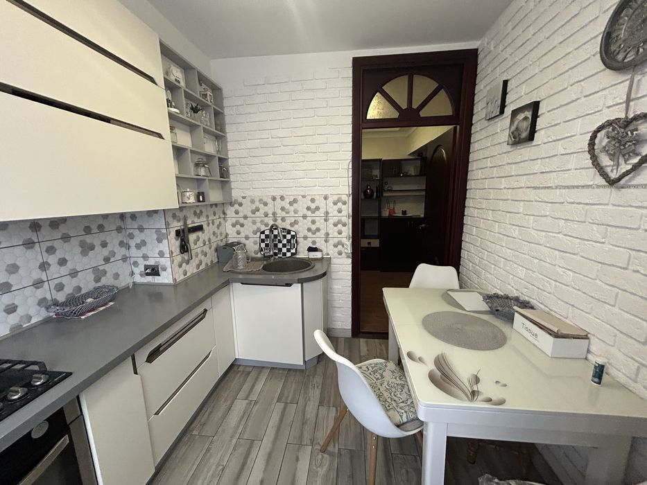 Оренда 2 кімн квартири, вул Генерала Безручка